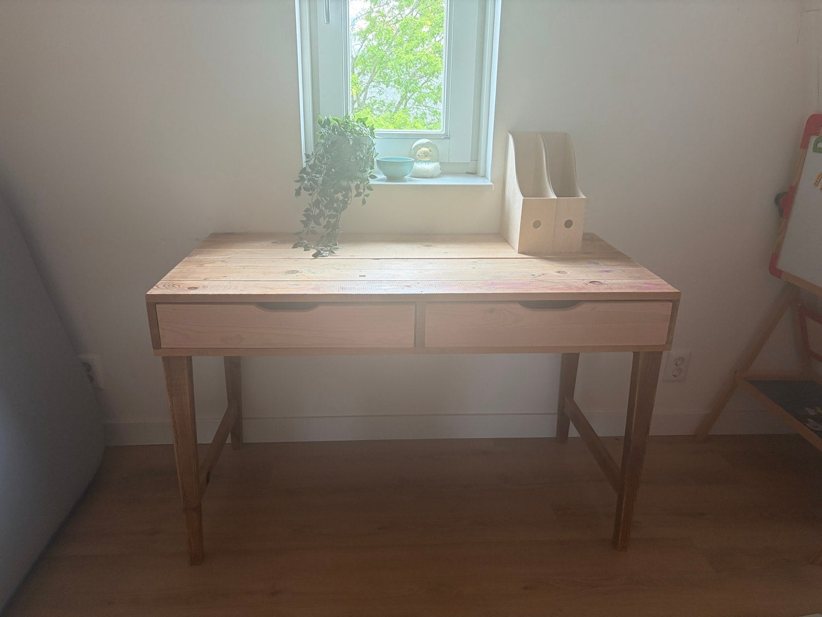 Houten bureau met lades, Huis en Inrichting, Bureaus, Overige typen, Gebruikt, Ophalen of Verzenden, Overige merken