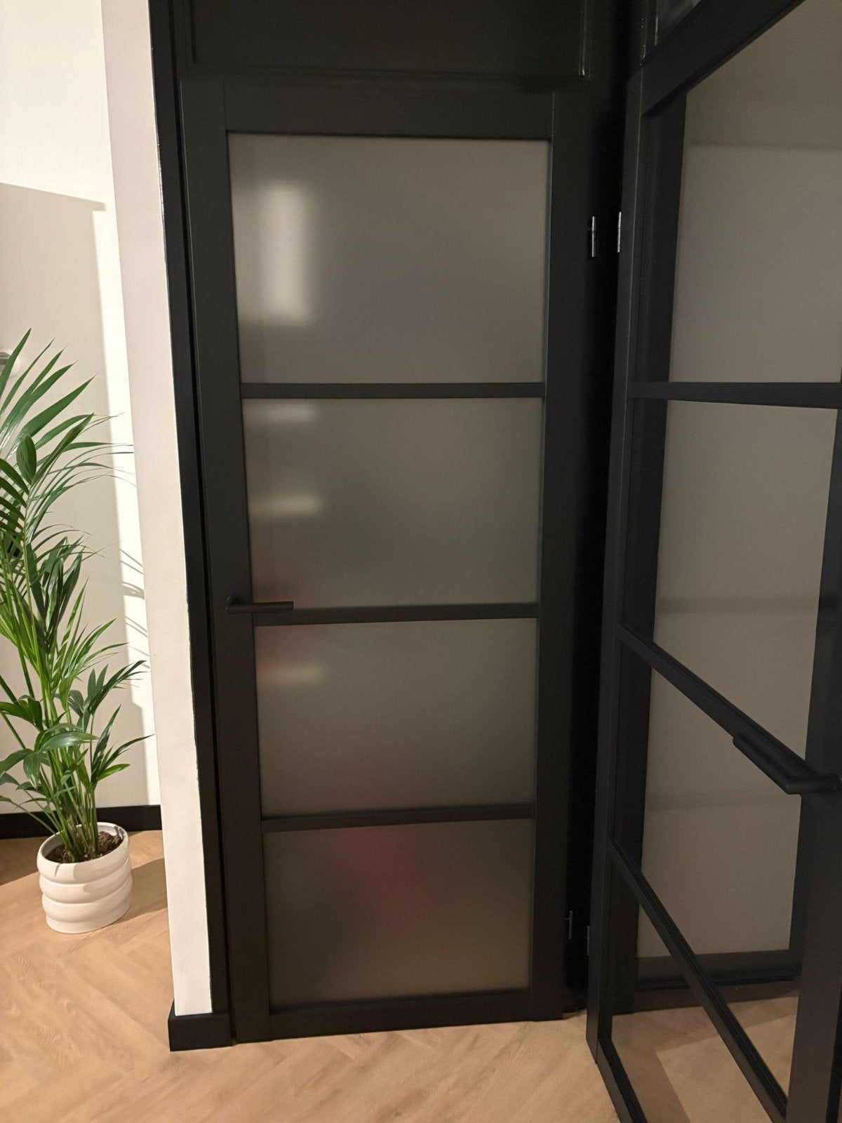 Opdek deur diep zwart satijnglas, Ophalen, 50 tot 100 cm, Zo goed als nieuw, Minder dan 100 cm