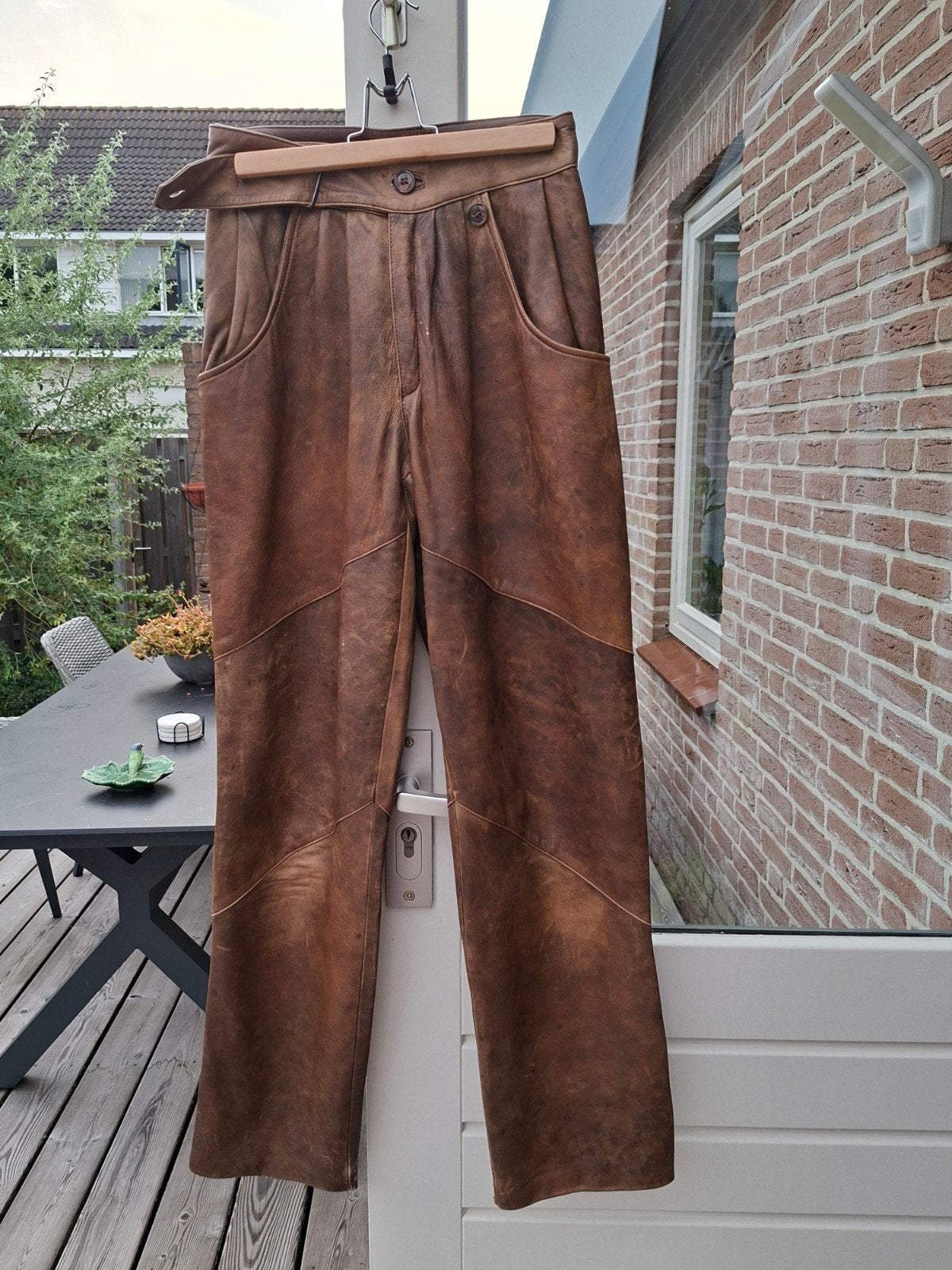 Vintage bruine leren broek - Maat S € 40,00, Bruin, Ophalen of Verzenden, Maat 36 (S), Lang
