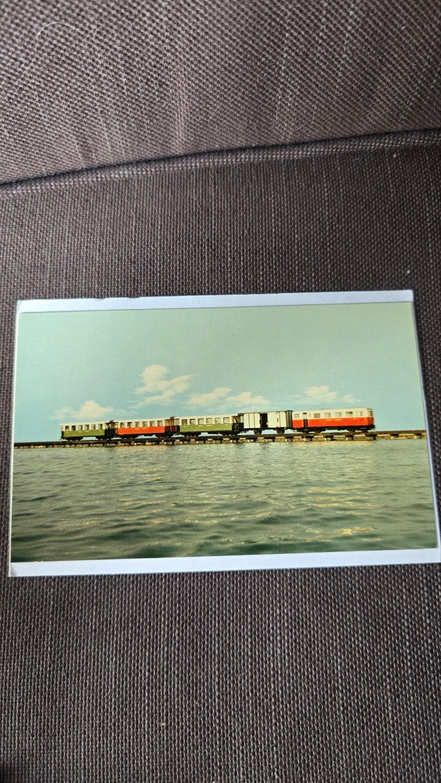 . Ansichtkaart Trein over Water, Ophalen of Verzenden, Trein, Kaart of Prent