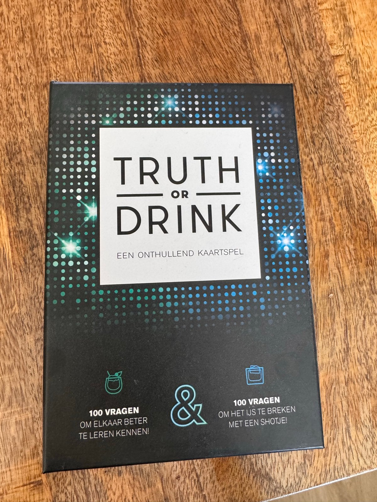 Truth or Drink: Een Onthullend Kaartspel, Een of twee spelers, Ophalen of Verzenden, Zo goed als nieuw