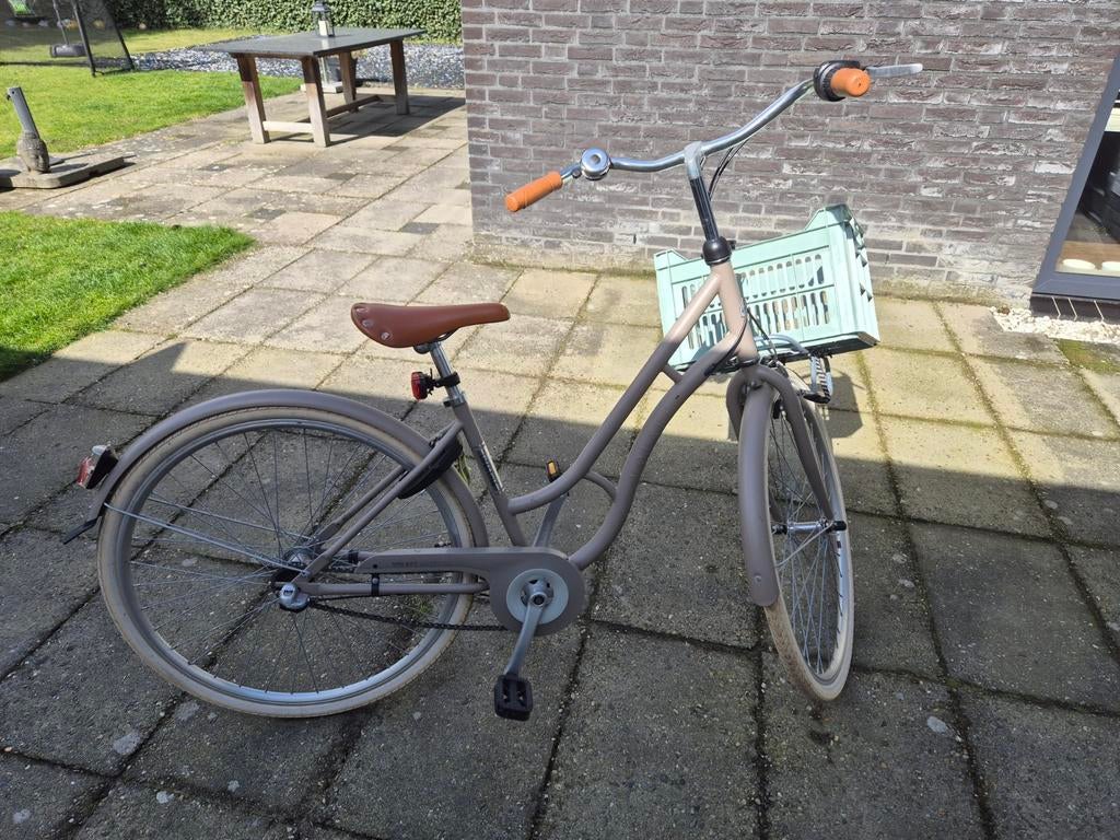 Volare meidenfiets 28 inch met kratje en 3 versnellingen, Fietsen en Brommers, Fietsen | Meisjes, Versnellingen, Volare, Zo goed als nieuw