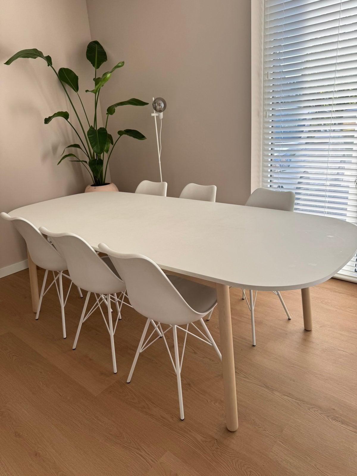 Ikea Vedbo Grote witte eettafel 2.40m x 1.05m, Huis en Inrichting, Tafels | Eettafels, Ophalen, Gebruikt, 100 tot 150 cm, 200 cm of meer