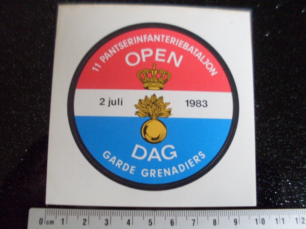 sticker 11 pantserinfanteriebataljon garde grenadiers 1983, Verzenden, Zo goed als nieuw, Bedrijf of Vereniging