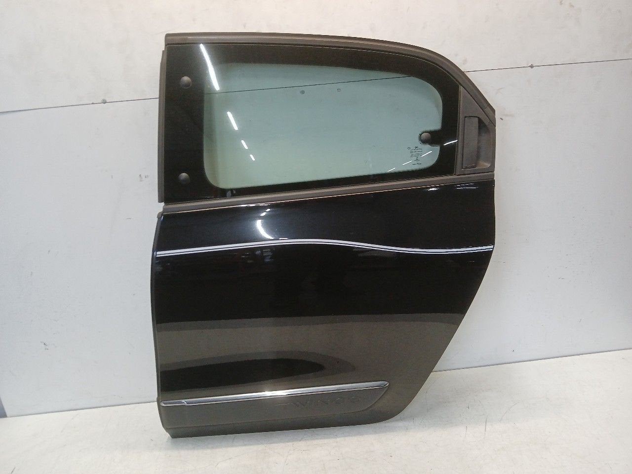 Portier links achter Renault Twingo, Onderdelen@venauto.nl, Van der Ven Autorecycling B.V., Gebruikt, Ettenseweg 76, 4706 PB Roosendaal, The Netherlands
