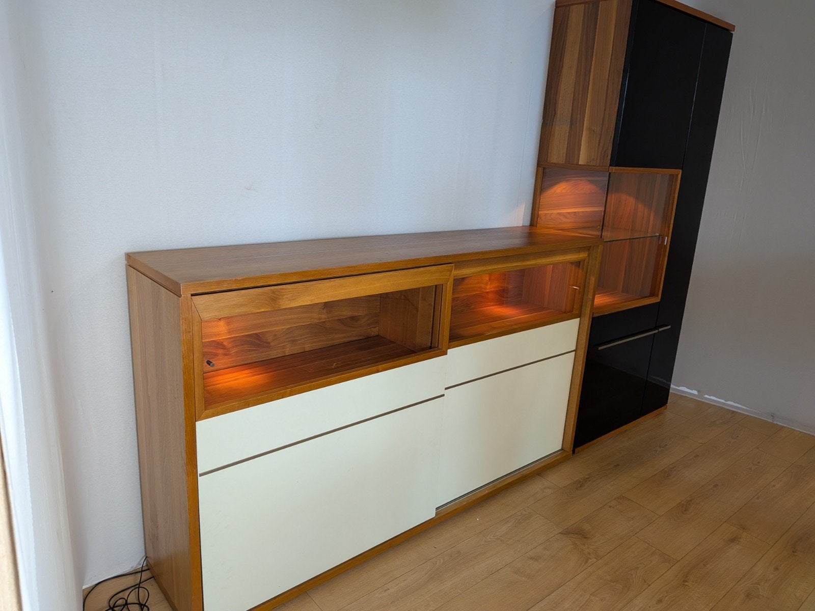 Musterring Design Wandmeubel | Vitrinekast + Dressoir, Huis en Inrichting, Kasten | Dressoirs, Modern, Eigentijds, Met deur(en)