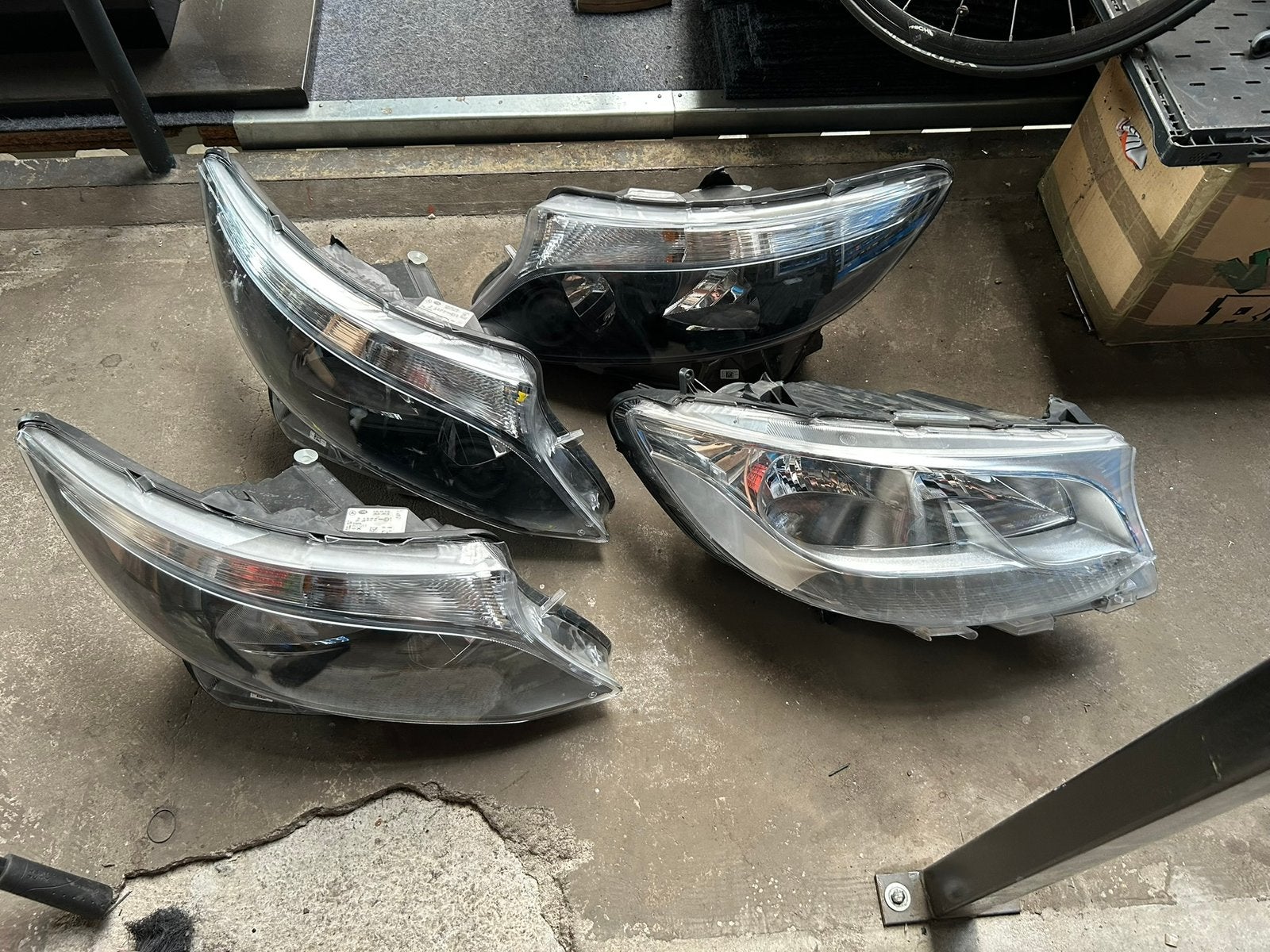 Div koplampen mercedes toyota, Ophalen, Toyota