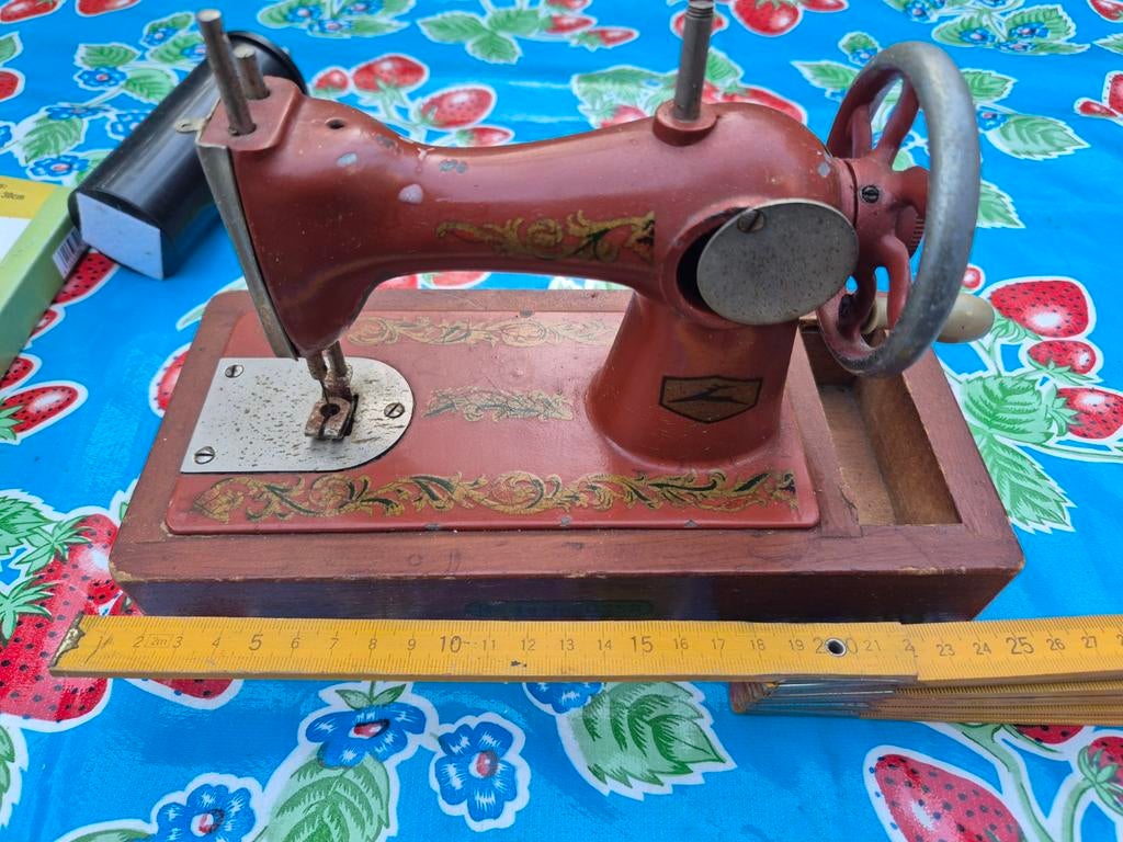 Vintage Mini Naaimachine - Made in USSR, Ophalen of Verzenden