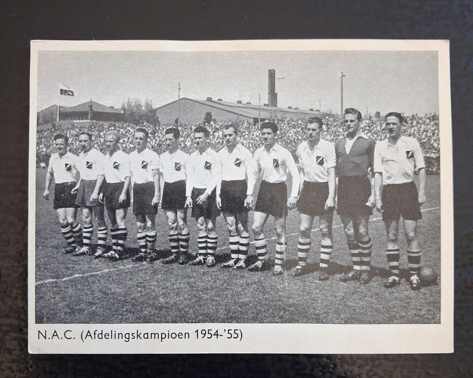 Oud album (?) plaatje NAC afd. Kampioen 1954/55., Ophalen of Verzenden, Zo goed als nieuw, NAC Breda, Poster, Plaatje of Sticker