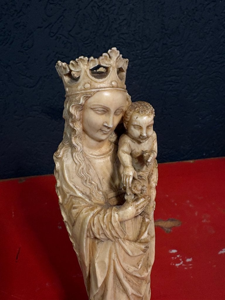 Ivoren Madonna met Kind – gotische stijl -19e eeuw met CITES, Antiek en Kunst, Kunst | Beelden en Houtsnijwerken, Ophalen, 20 - 50 cm