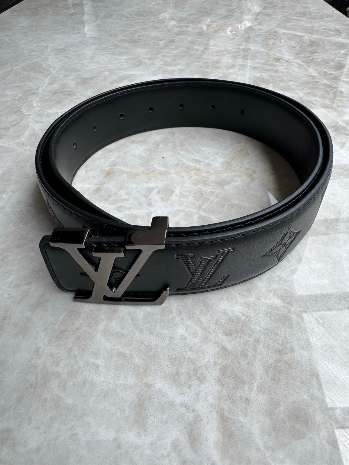 ‼️ €29,99 ‼️ Louis Vuitton Riem Zwart Monogram 105 cm, Verzenden, Nieuw, 105 tot 115 cm, Riem of Ceintuur