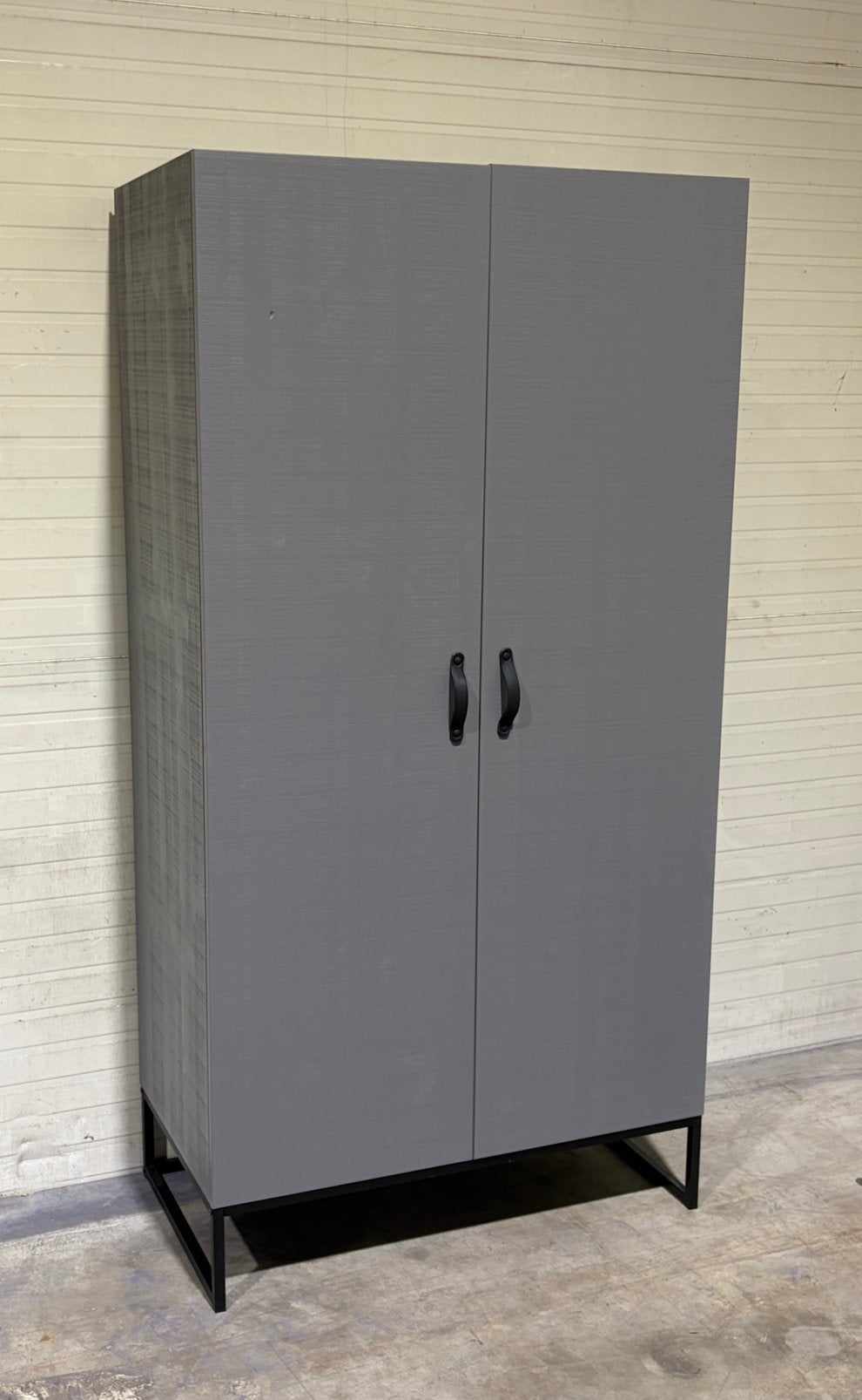 Woood Kledingkast, Ophalen, Met deur(en), Gebruikt, 100 tot 150 cm