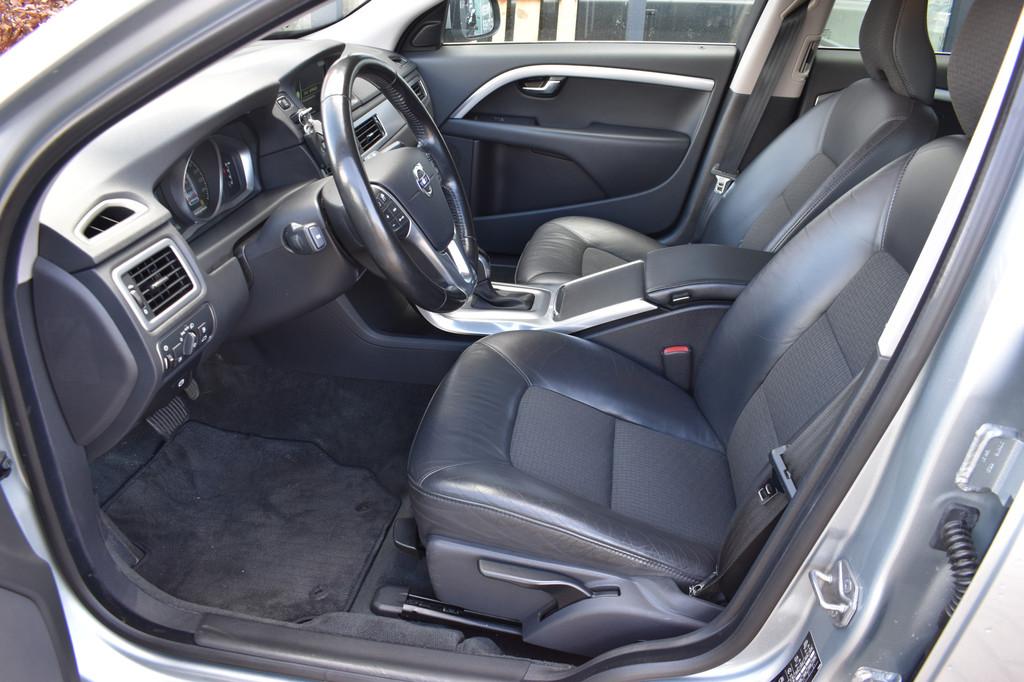 Volvo V70 T4 190PK Automaat Classic Edition | Trekhaak | Ada, Auto's, Volvo, Gebruikt, 1969 cc, Leder en Stof, V70