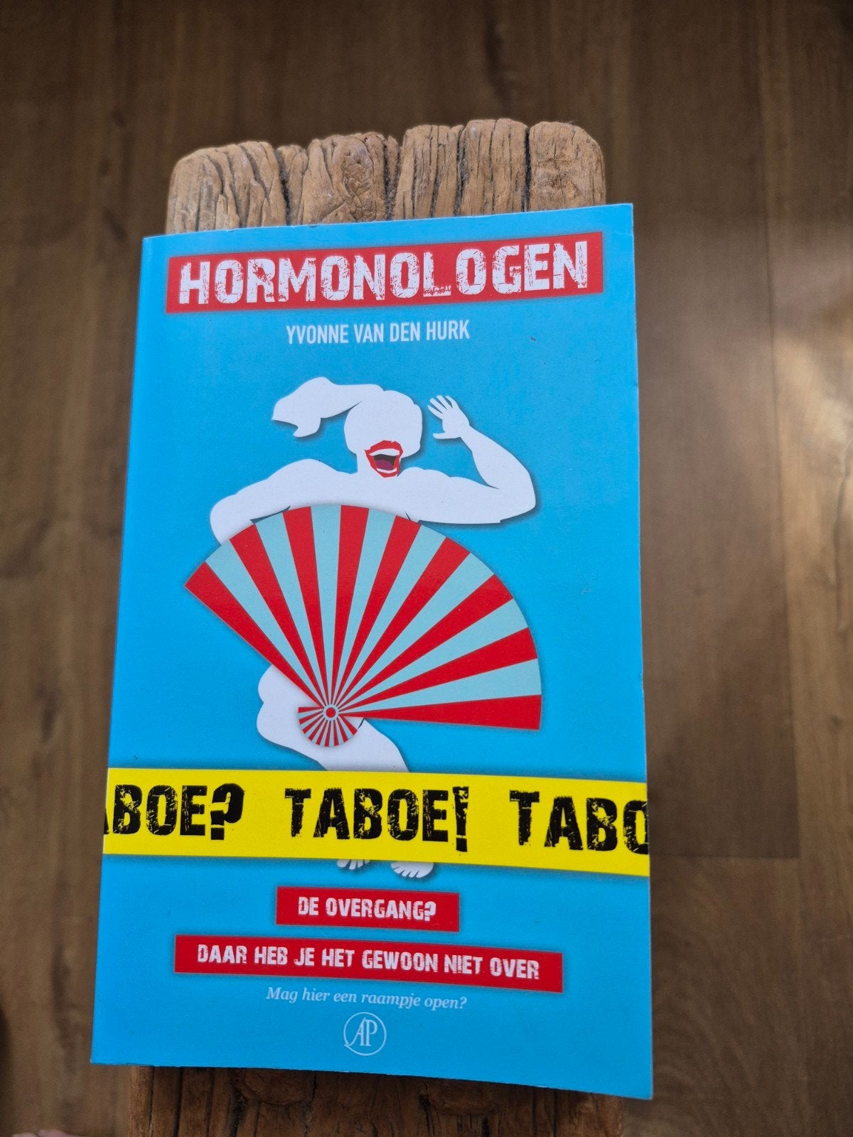 HORMONOLOGEN Yvonne van den Hurk, Boeken, Ophalen of Verzenden, Zo goed als nieuw