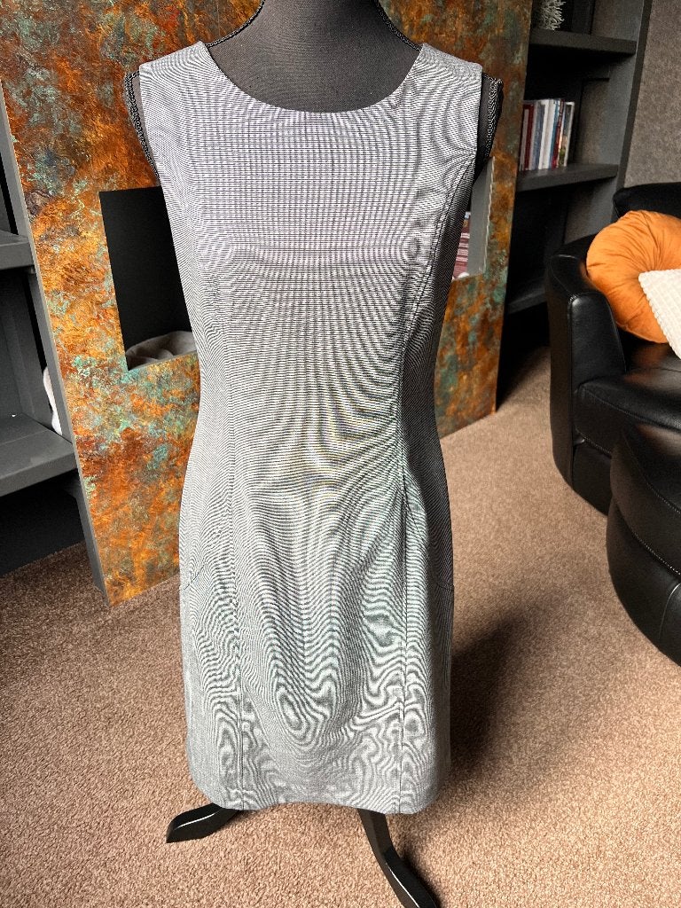 Mouwloos grijs jurkje maat 38, Kleding | Dames, Jurken, Zo goed als nieuw, Maat 38/40 (M), Grijs, Boven de knie, Ophalen of Verzenden