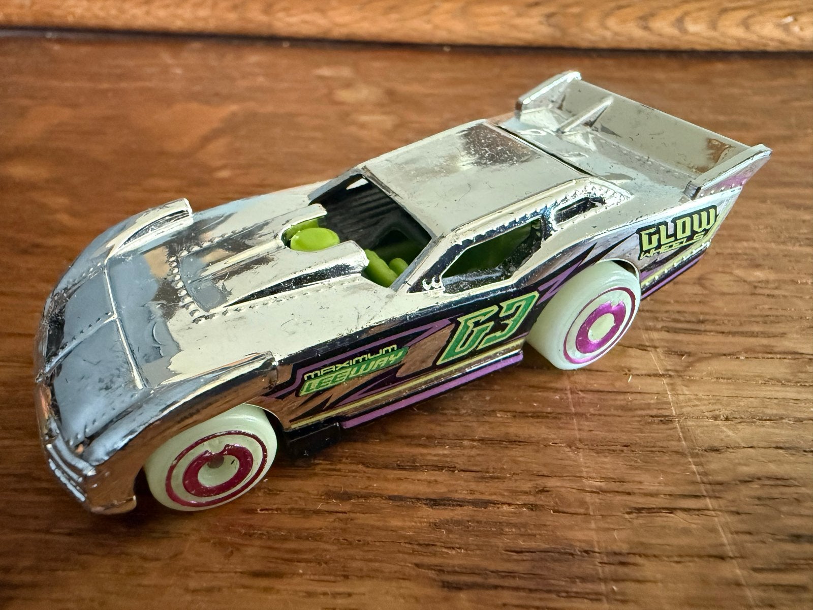 Hot Wheels Maximum Leeway Glow Wheels 2012, Overige merken, 1:50 of kleiner, Auto, Ophalen of Verzenden