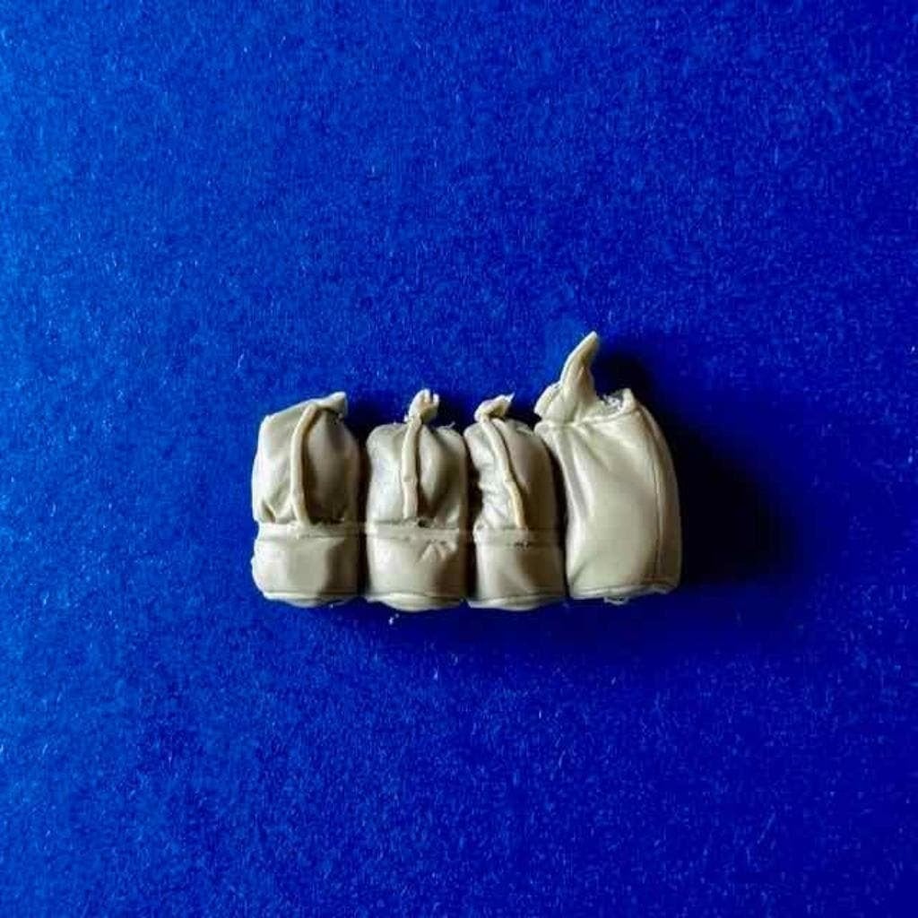 Resin US Army Canvas Bags 4x	1/35	*35, Ophalen of Verzenden, Nieuw, 1:35 tot 1:50