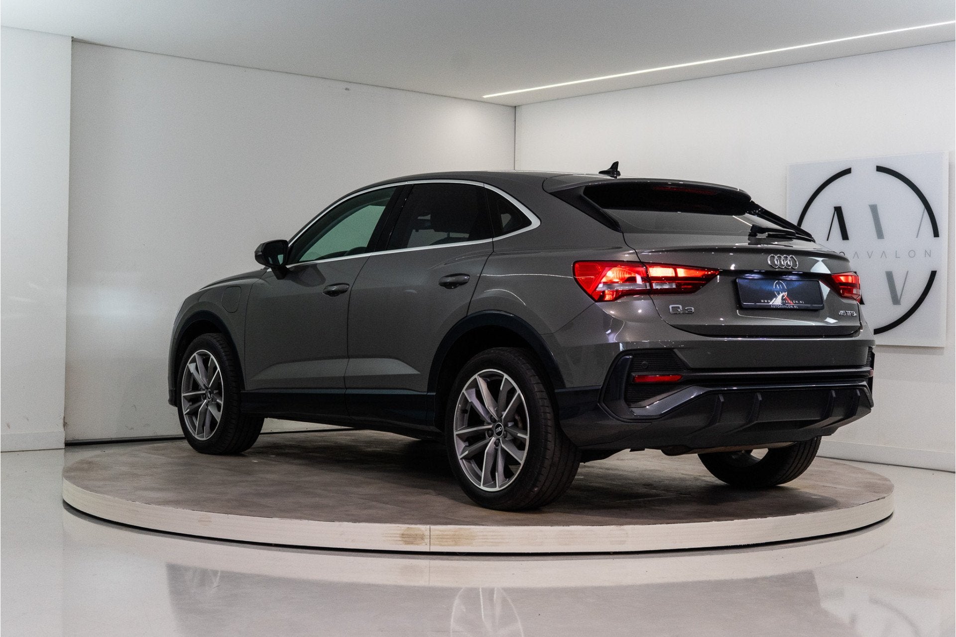 Audi Q3 Sportback 45 TFSI e Business Edition 245PK | Chronos, Auto's, Stof, Gebruikt, Parkeersensor, Hybride Elektrisch/Benzine