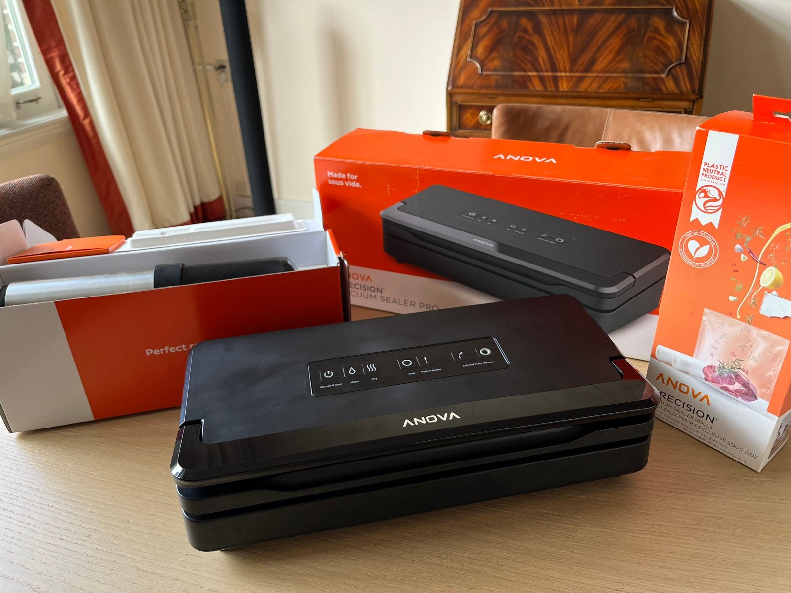 Complete Anova Sous-Vide Set: Cooker 3.0+ Pro Sealer+ Rollen, Ophalen, Zo goed als nieuw