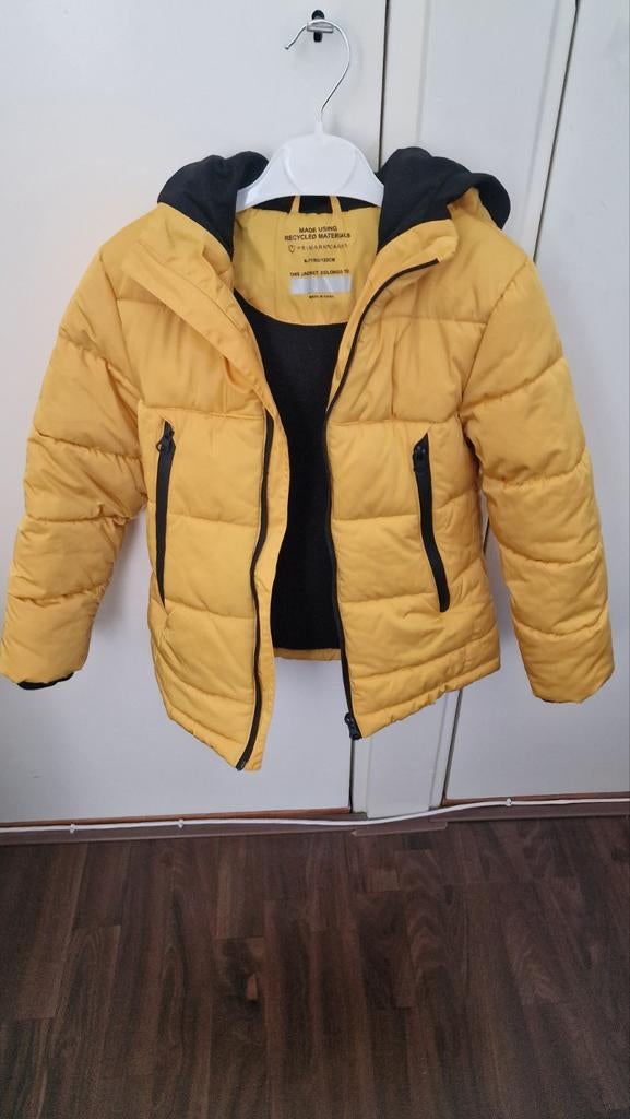 Gele gewatteerde jas Primark (6-7 jaar, 122 cm), Jongen of Meisje, Ophalen of Verzenden, Zo goed als nieuw, Primark