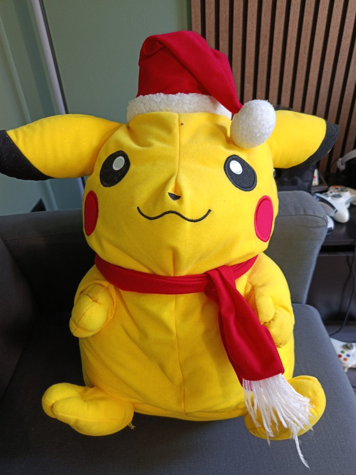 pokemon Pikachu knuffel kerst, Hobby en Vrije tijd, Ophalen of Verzenden, Kerst of Sinterklaas