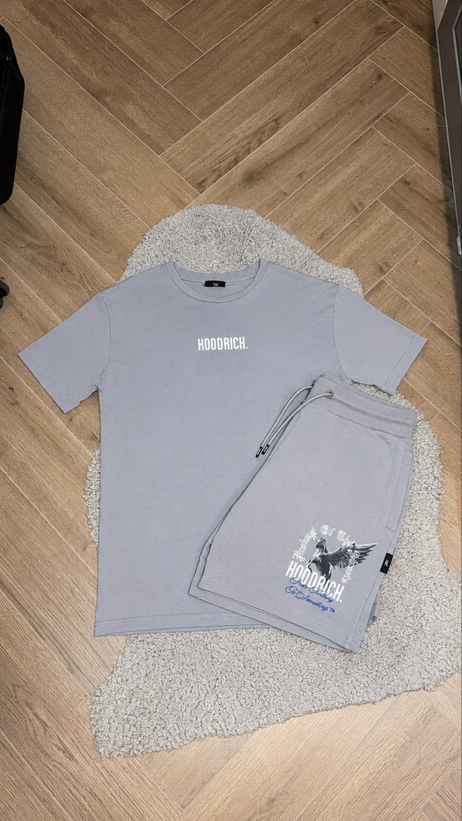 Hoodrich T-shirt en korte broek set - Maat S, Verzenden, Zo goed als nieuw, Maat 46 (S) of kleiner, Grijs