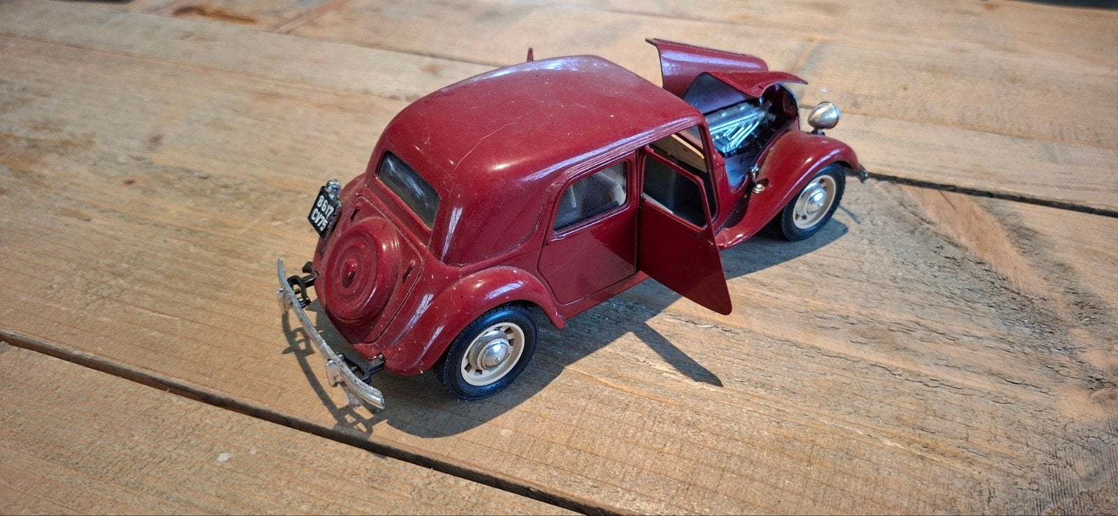 Citroën Traction Avant 15CV schaalmodel - Rood, Overige merken, Auto, 1:32 tot 1:50, Ophalen of Verzenden