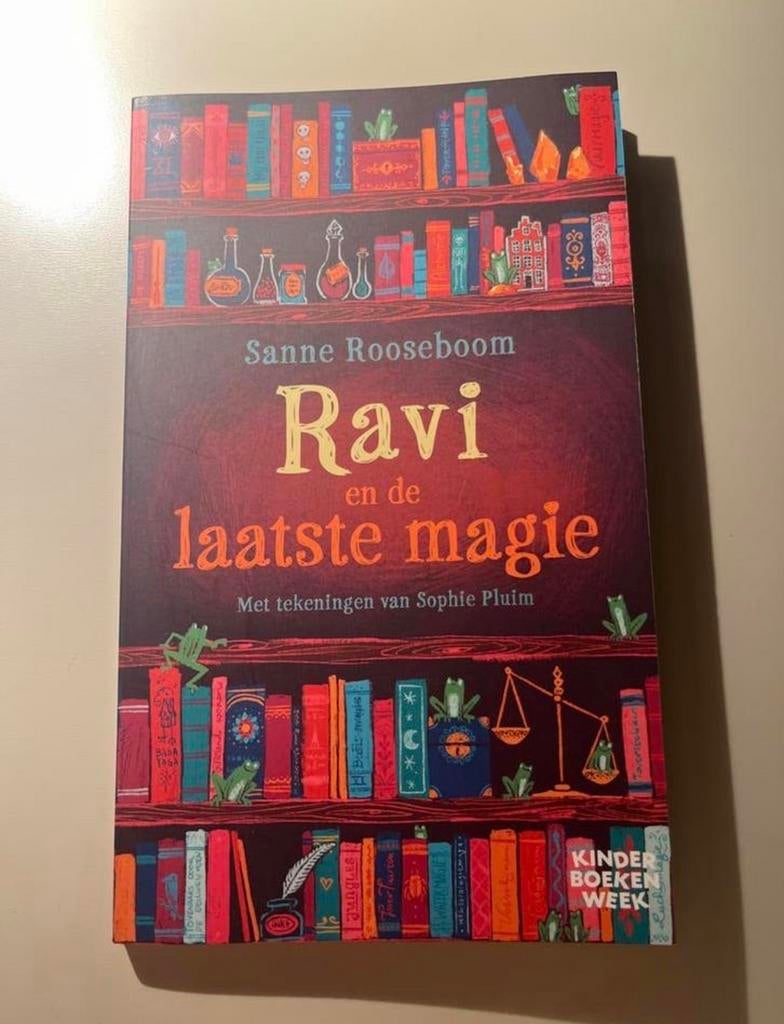 Ravi en de laatste magie - Sanne Rooseboom, Ophalen of Verzenden, Zo goed als nieuw, Fictie