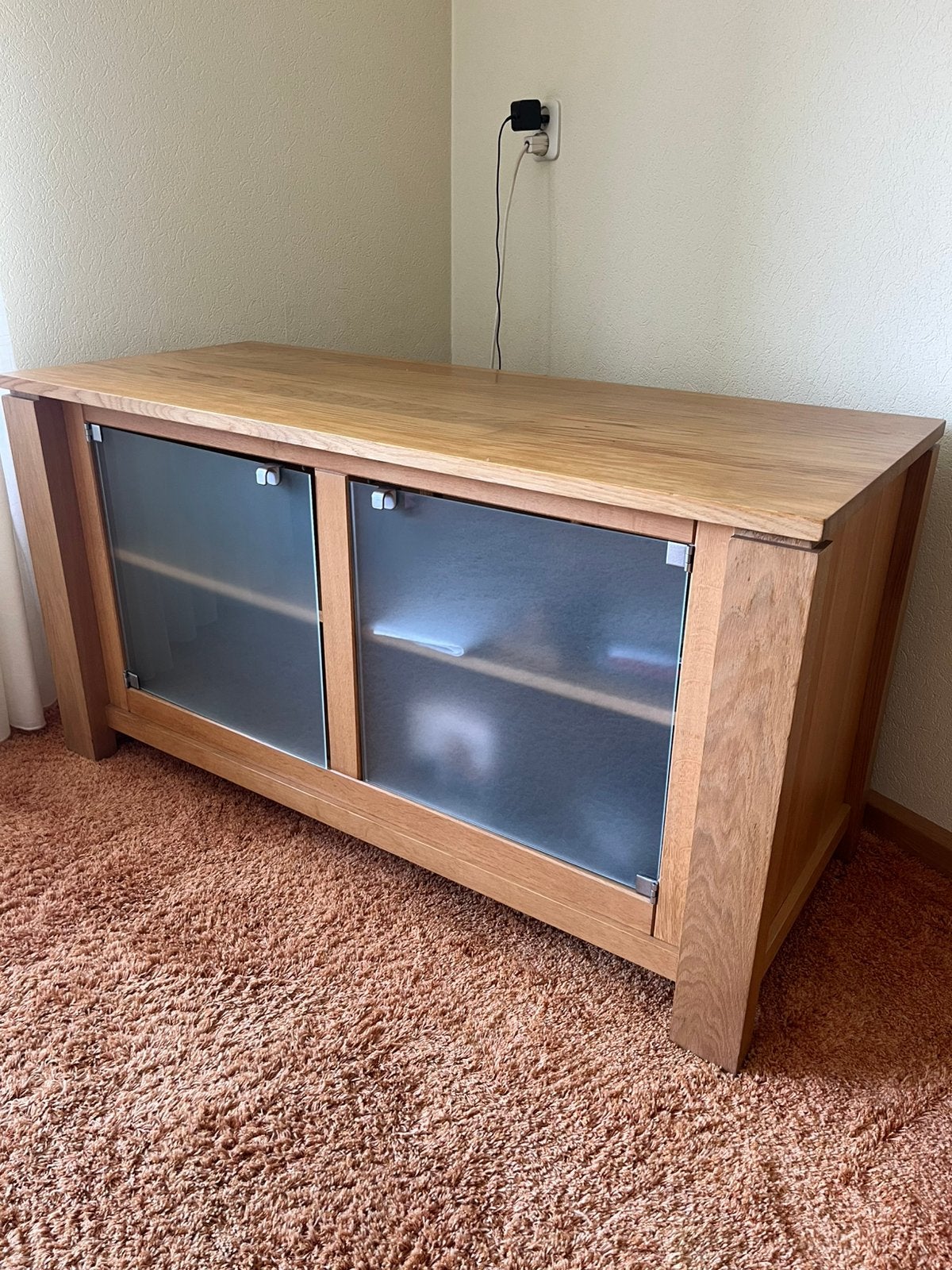 TV meubel in blank eikenhout, Ophalen, 100 tot 150 cm, Eikenhout, Zo goed als nieuw