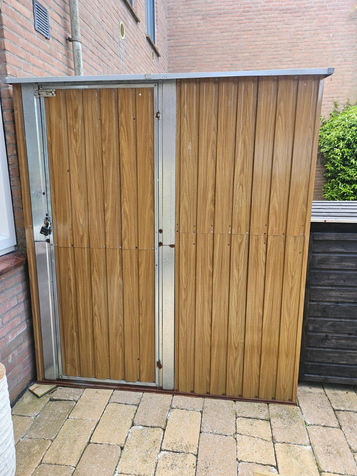 GRATIS: Tuinhuisje / schuurtje van gegalvaniseerd staal, Tuin en Terras, Tuinhuizen, Gebruikt, Tuinhuis, Minder dan 200 cm, Zonder ramen