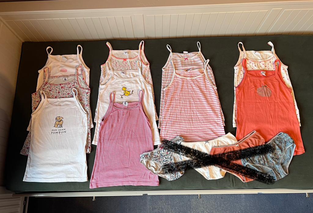 Meisjes hemdjes Petit Bateau - 138 cm, Ophalen of Verzenden, Zo goed als nieuw, Meisje, Nacht- of Onderkleding