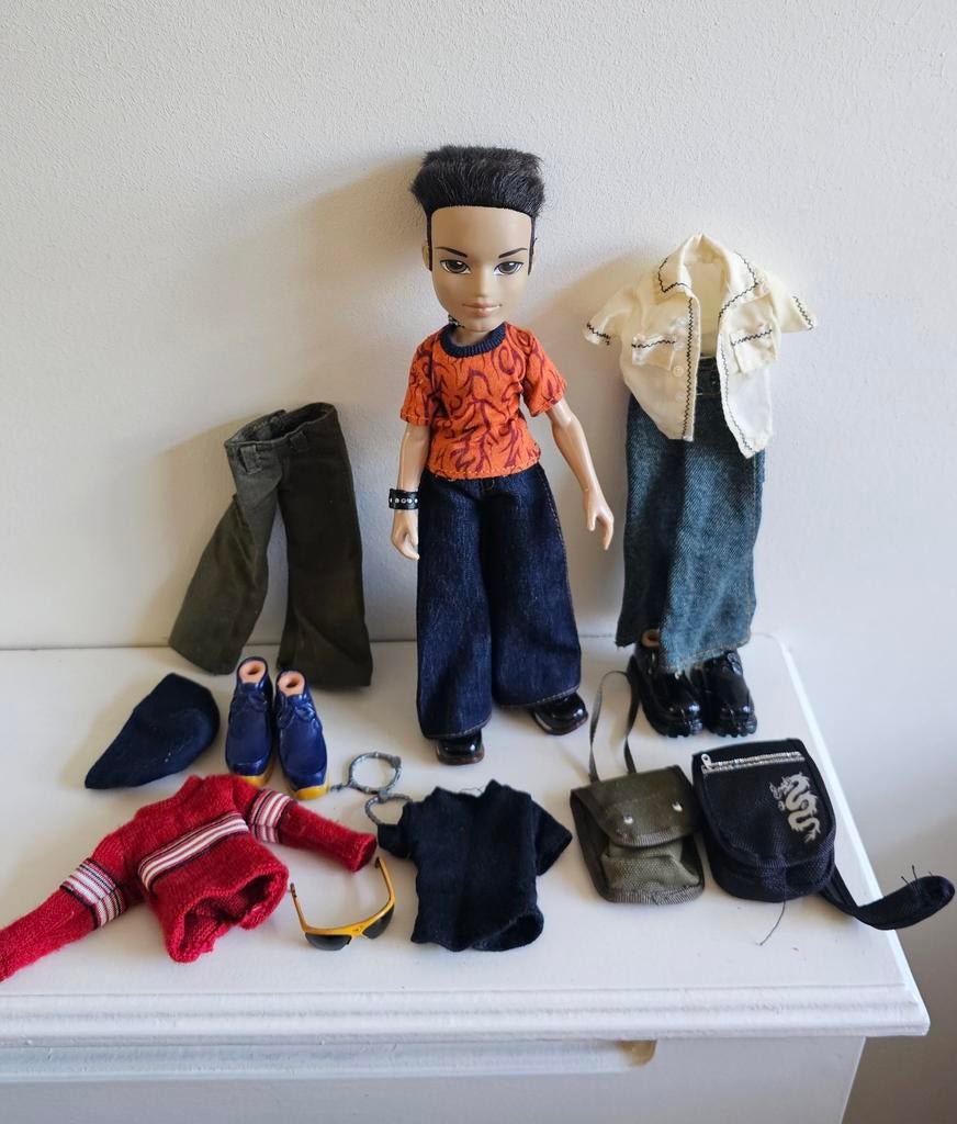 Bratz Boys Eitan pop 2003 compleet met accessoires, Ophalen of Verzenden, Zo goed als nieuw, Overige typen
