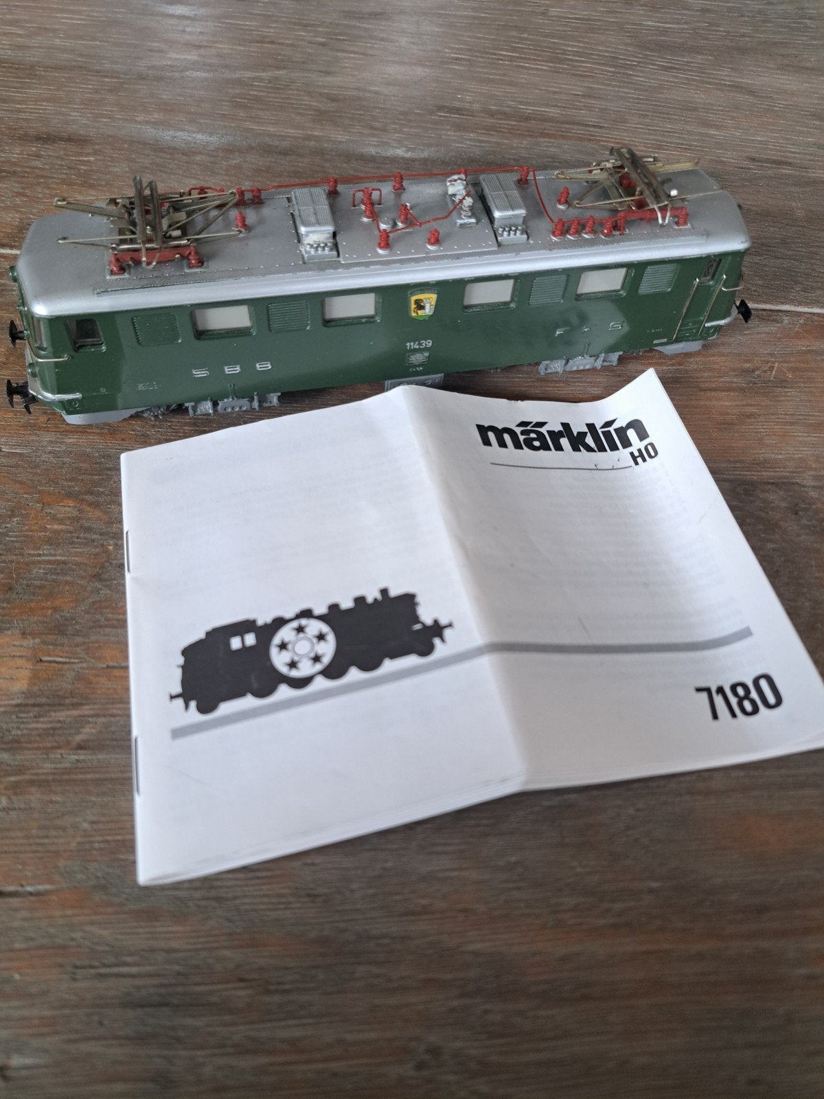 Märklin SBB 6  loc 3050 met 5-sterren motor en 7180 electro, Wisselstroom, Gebruikt, Locomotief, Ophalen of Verzenden