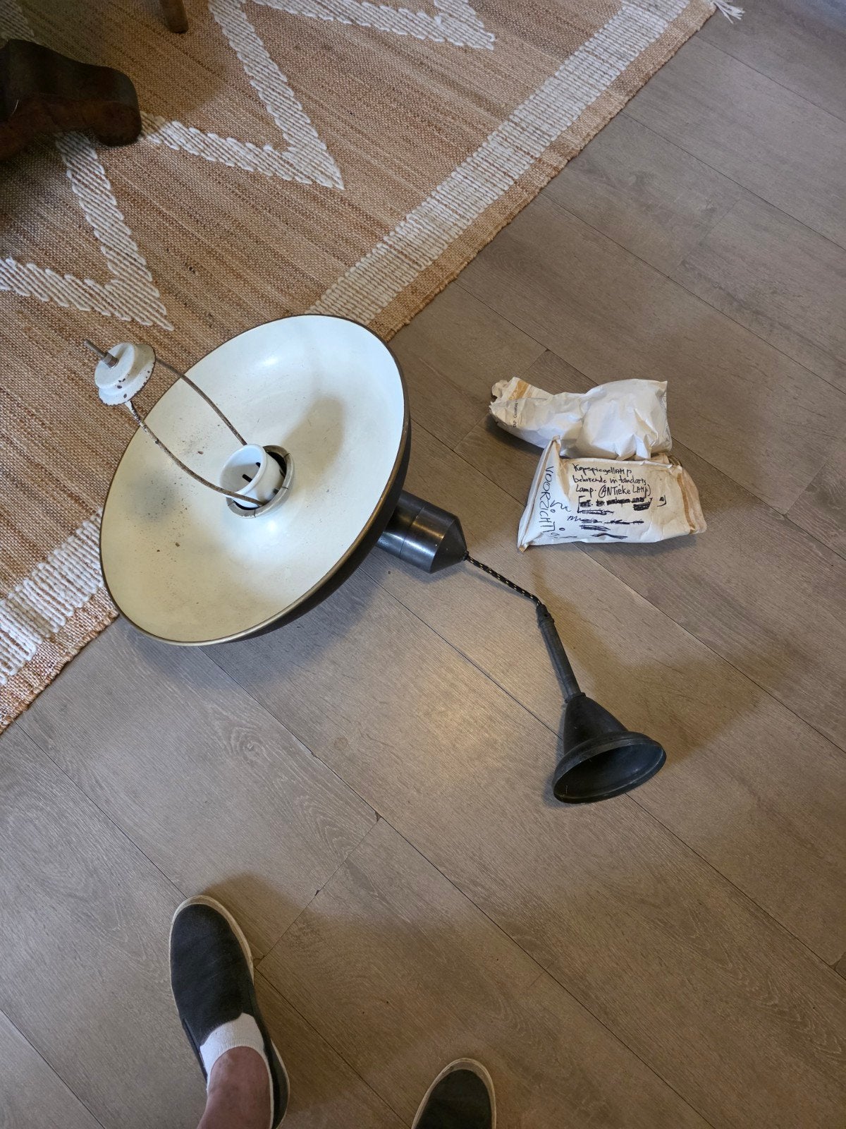 Antieke tandartslamp met twee lampen, Ophalen