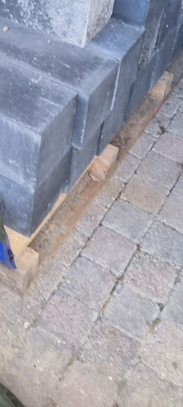 16x Nieuwe betonnen opsluitbanden te koop 15x15, Ophalen, Beton, Minder dan 5 m², Overige typen