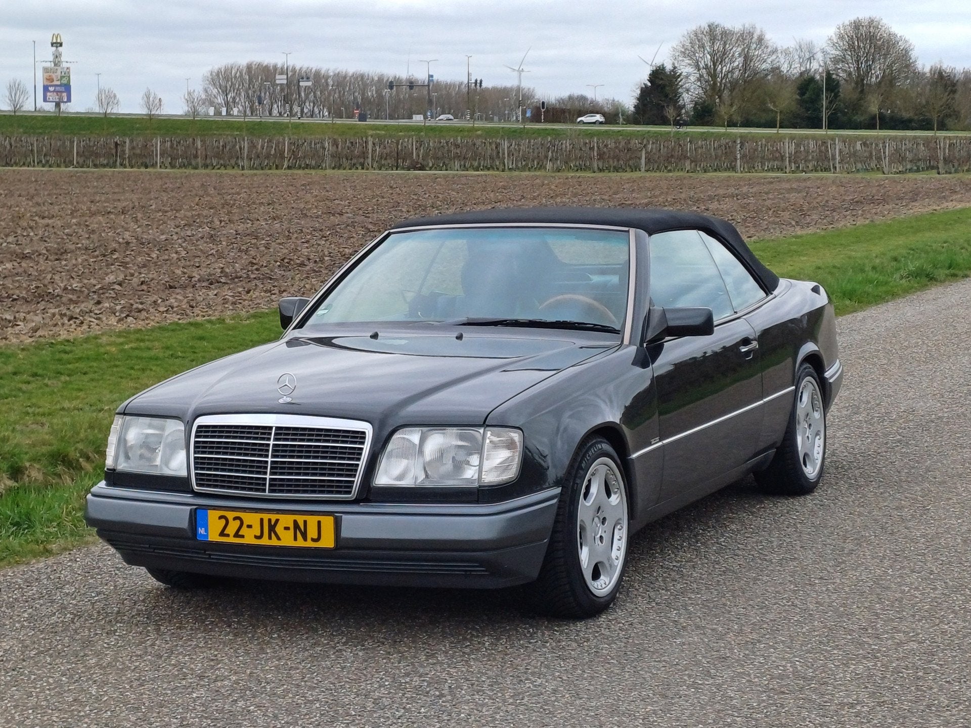 Mercedes-Benz E-Klasse Cabrio 220 /Lorinser Edition Elegance, Auto's, Oldtimers, Automaat, Achterwielaandrijving, Zwart, 4 stoelen