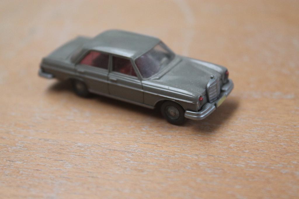 Wiking Mercedes 280 S met rood interieur, Ophalen of Verzenden, Zo goed als nieuw, Auto, Wiking