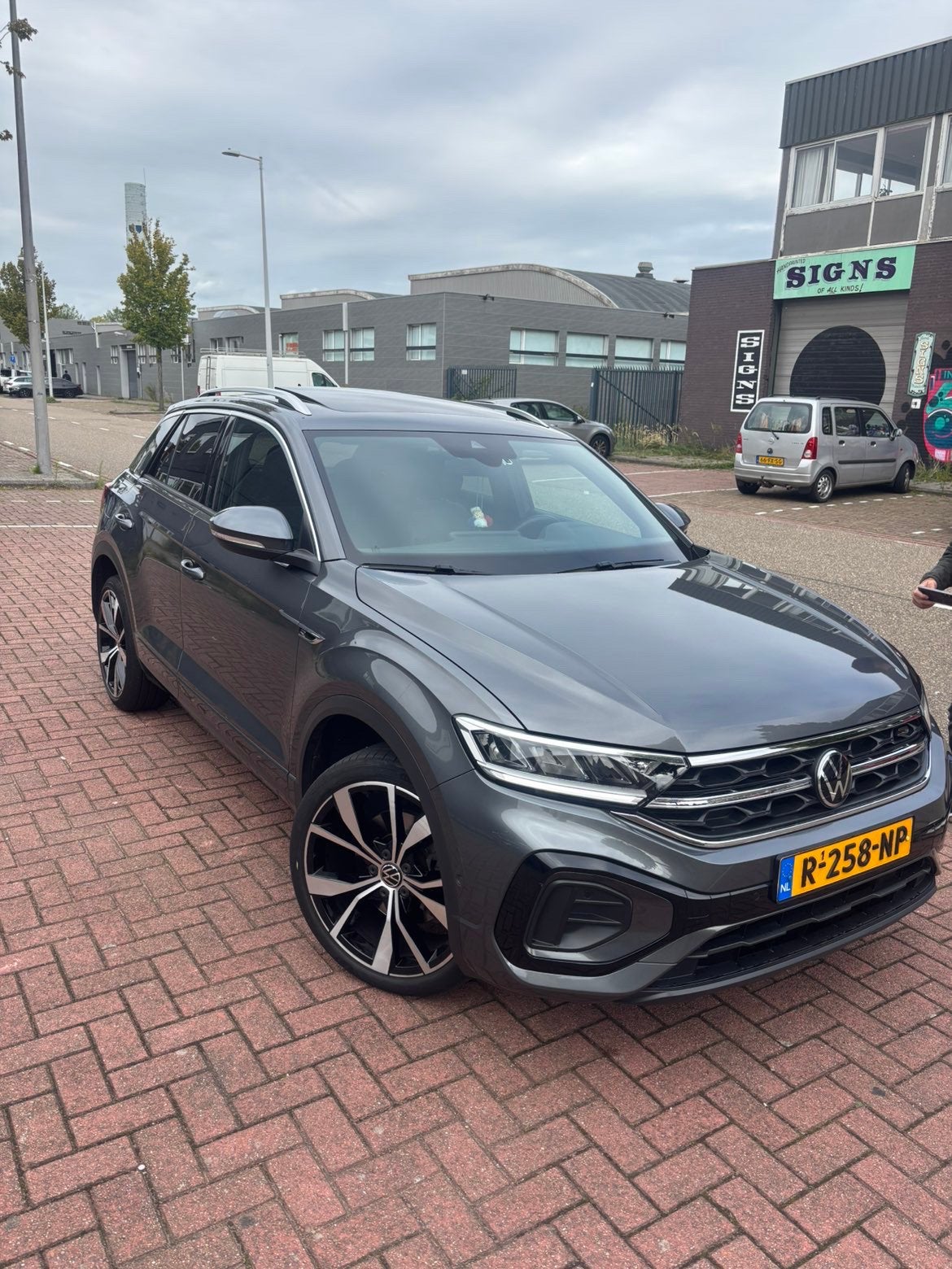 Volkswagen T-Roc 1.5 TSI 150pk 7-DSG 2022 Grijs, Dealer onderhouden, 1498 cc, 4 cilinders, 1253 kg