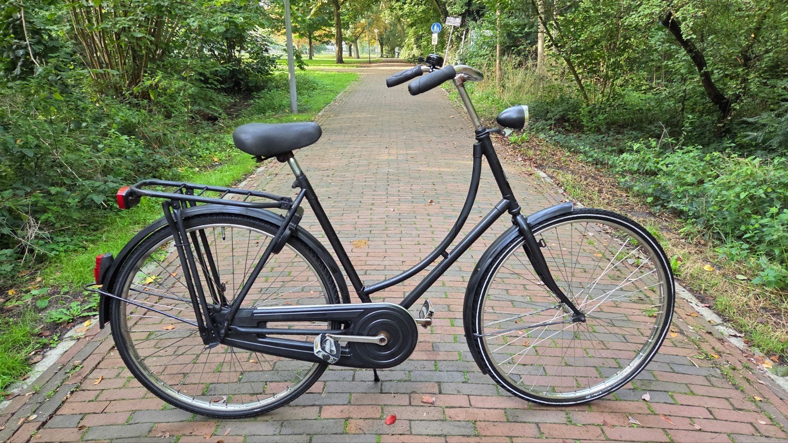 Gazelle oma fiets met werkende verlichting en AXA slot, Terugtraprem, Gebruikt, Gazelle, 56 cm of meer