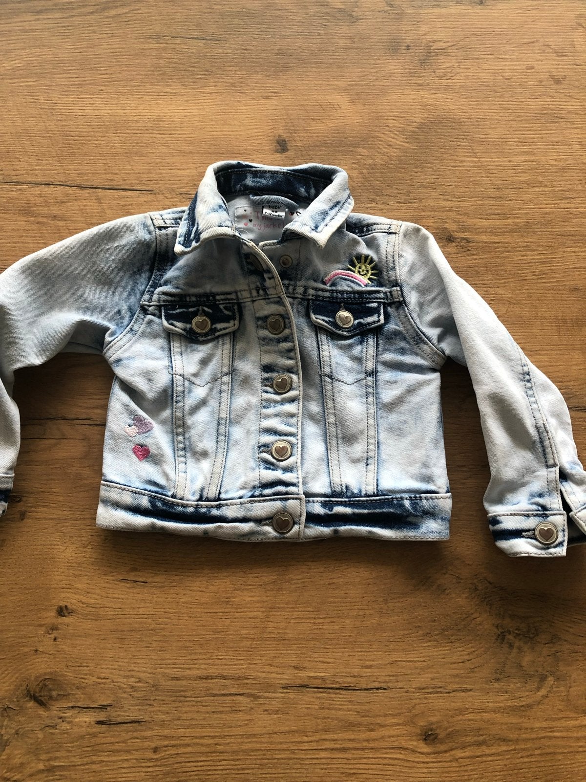 Stoer spijkerjasje met eenhoorn en hartjes, Kinderen en Baby's, Babykleding | Maat 80, Ophalen of Verzenden, Gebruikt, Meisje