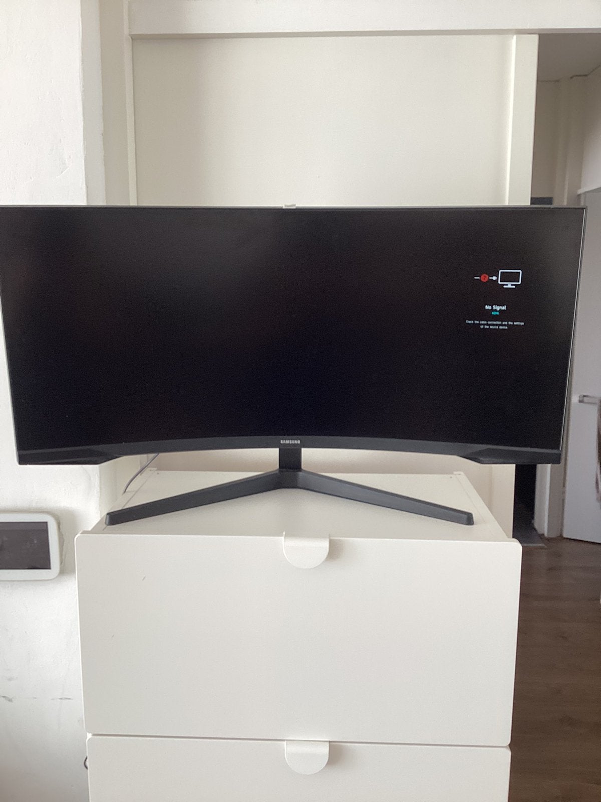 Foto 2 van Samsung LC34G55TWWPXEN 34 inch Curved Gaming Monitor