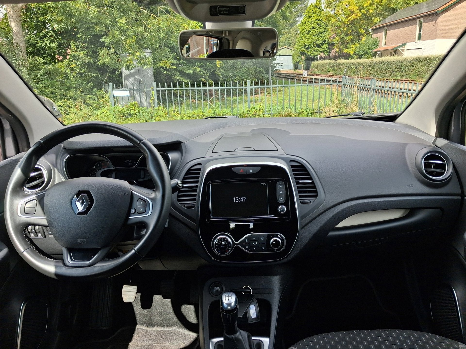 Foto 11 van Renault Captur 0.9 TCe Intens LED clima Navi pdc lage km ALL
