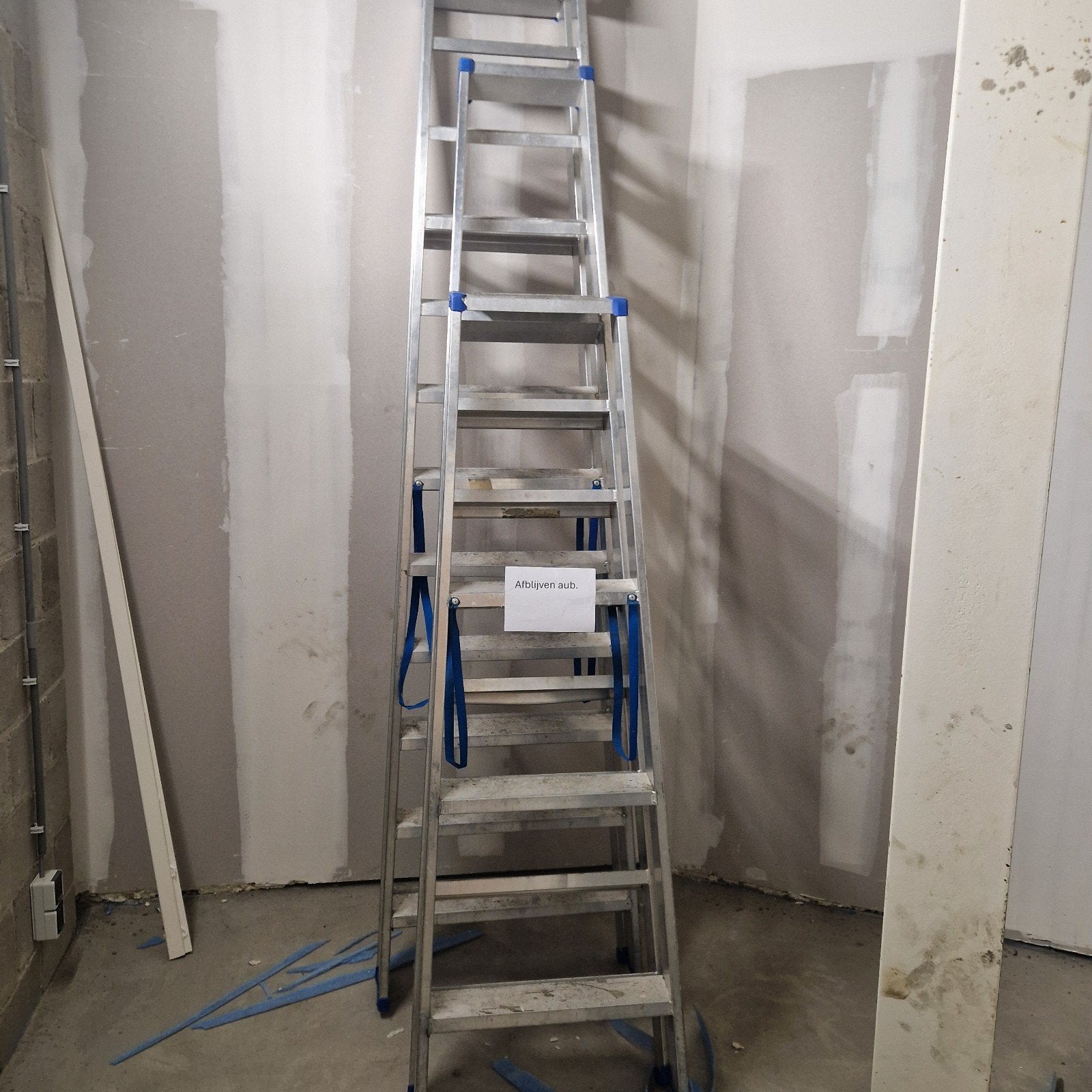 Ladders 2 stuks, Ophalen of Verzenden, 4 meter of meer