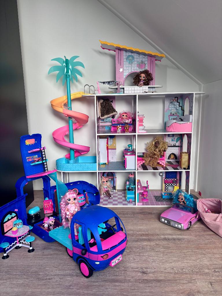 XXL poppenhuis LOL Suprise + Glamper, Kinderen en Baby's, Speelgoed | Poppenhuizen, Ophalen, Zo goed als nieuw, Poppenhuis