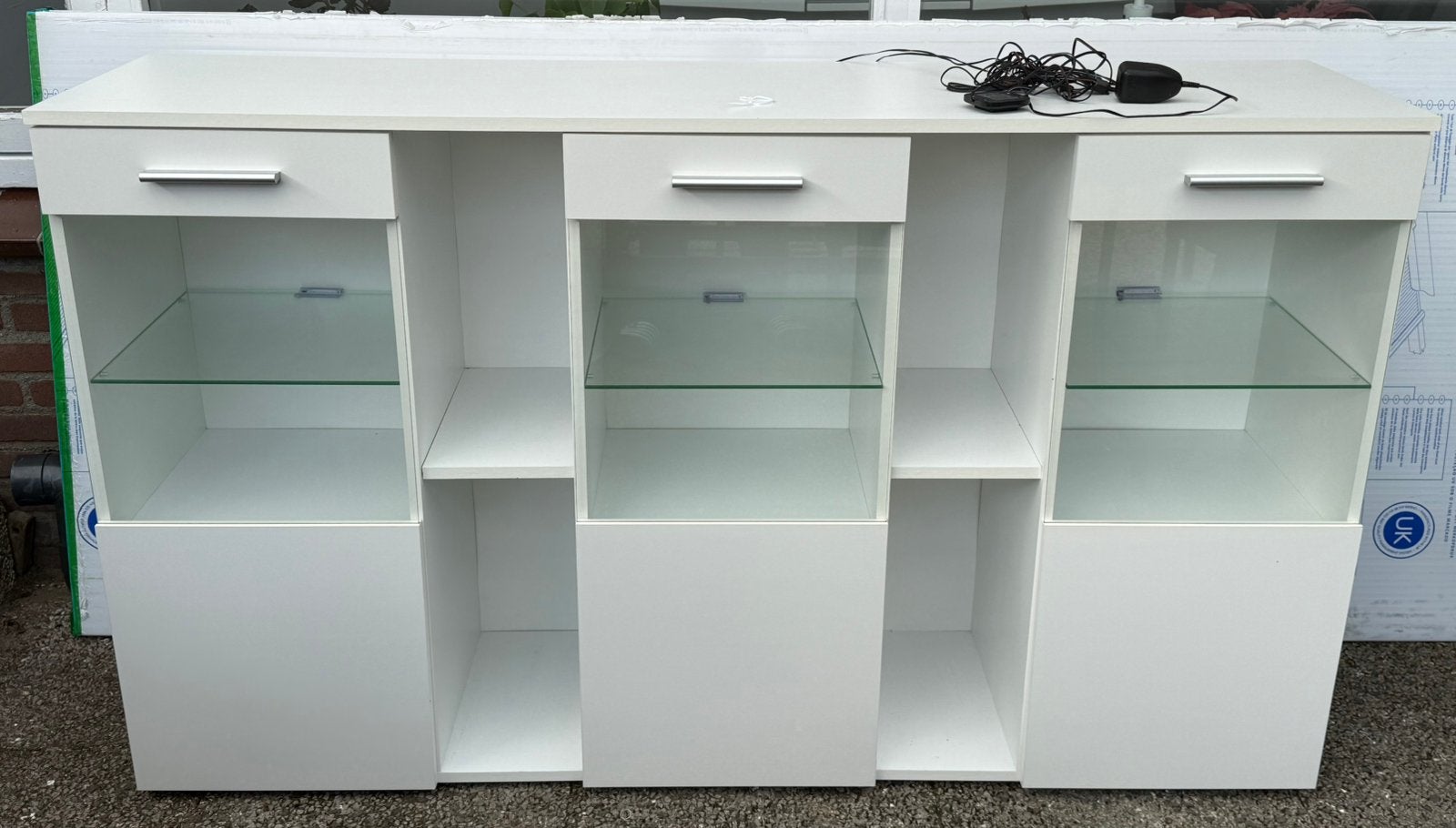 Modern wit dressoir met lades en glazen planken, Huis en Inrichting, Ophalen, Gebruikt, 150 tot 200 cm, Minder dan 100 cm