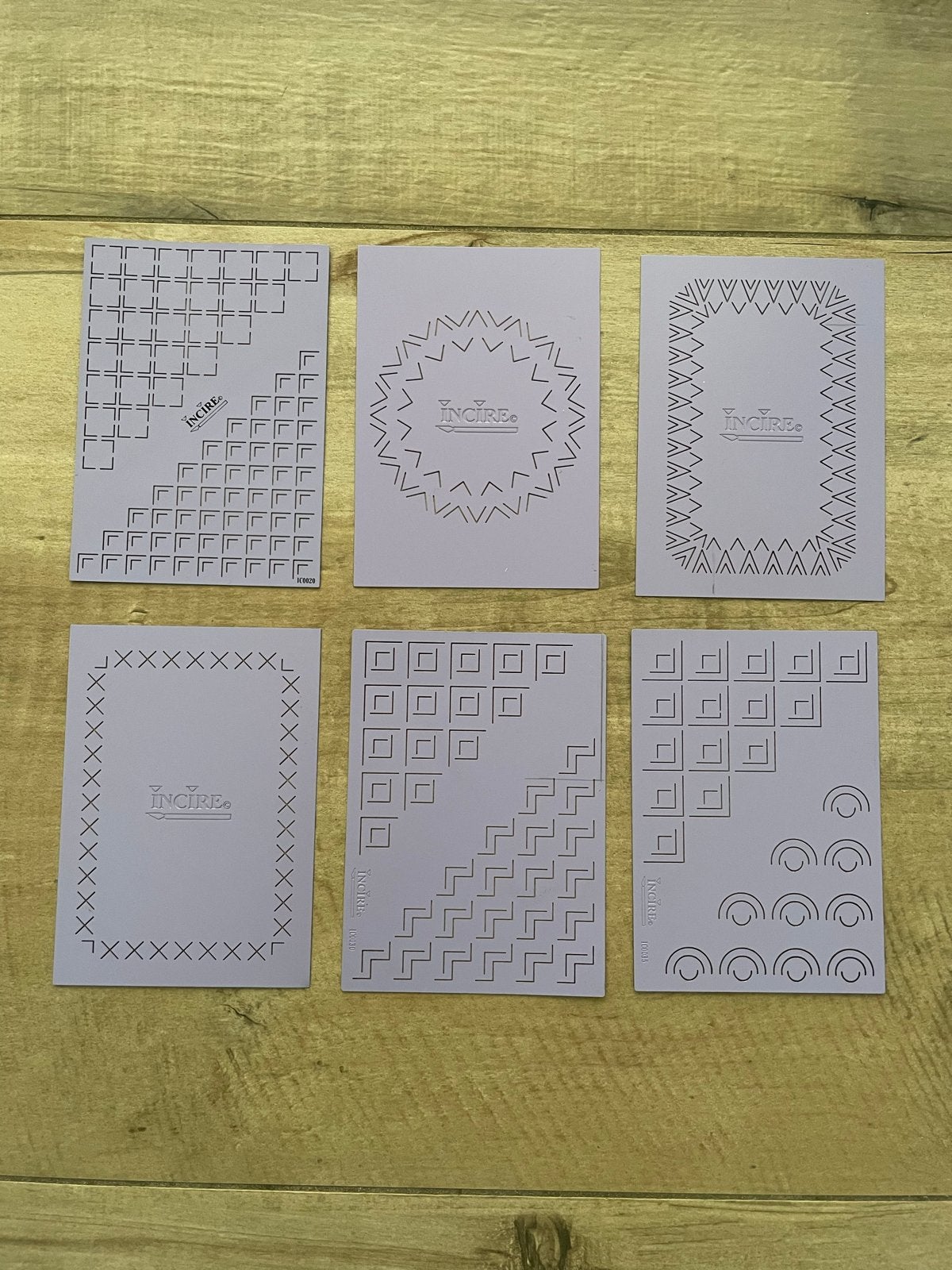 6x originele Incire metalen mallen voor kaarten maken, Hobby en Vrije tijd, Gereedschap of Toebehoren, Zo goed als nieuw, Paars