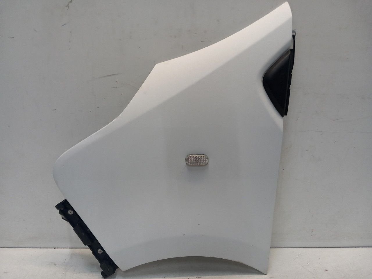 Spatbord links voor Opel Vivaro