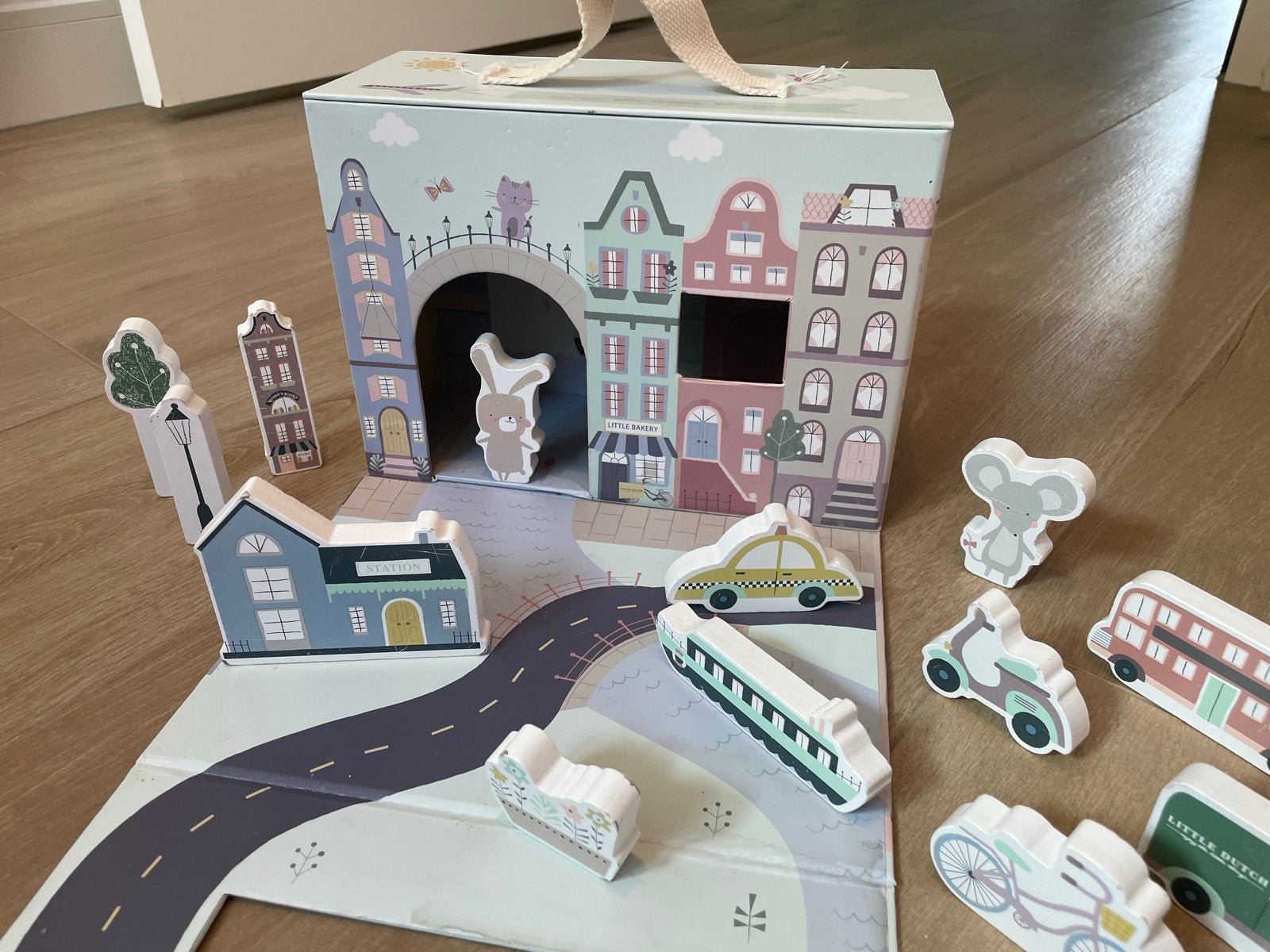 Little Dutch Houten Speelset Stad, Kinderen en Baby's, Speelgoed | Houten speelgoed, Ophalen of Verzenden, Zo goed als nieuw, Overige typen