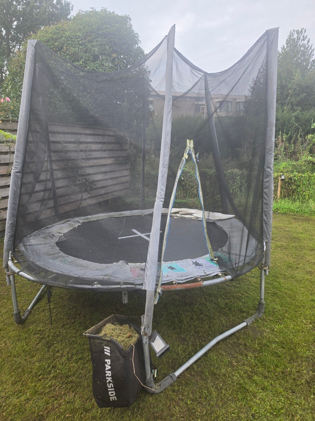 Trampoline gratis af te halen, Ophalen, Gebruikt