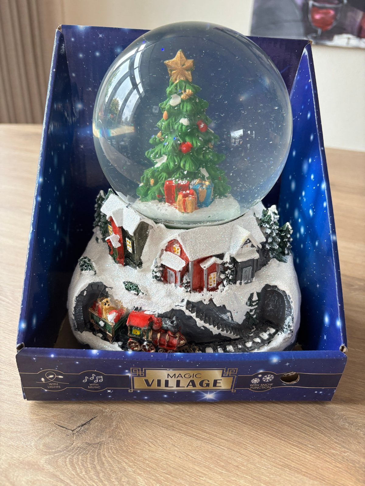 Magic Village sneeuwbal met licht en geluid, Ophalen of Verzenden, Zo goed als nieuw